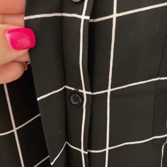 Apt. 9 (petite) PXXL black & white geometric/square button down dress bl… - Picture 10 of 13